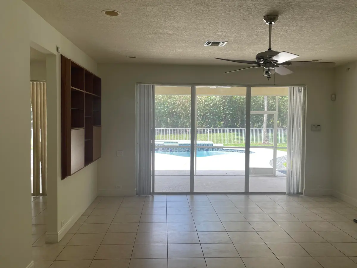 Family at 10225 NW 60TH Place, Parkland