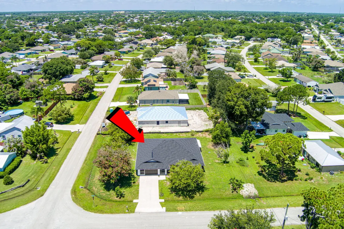 4-web-or-mls-MAX_0004-Edit at 2661 SE OSAGE Avenue, Port St. Lucie
