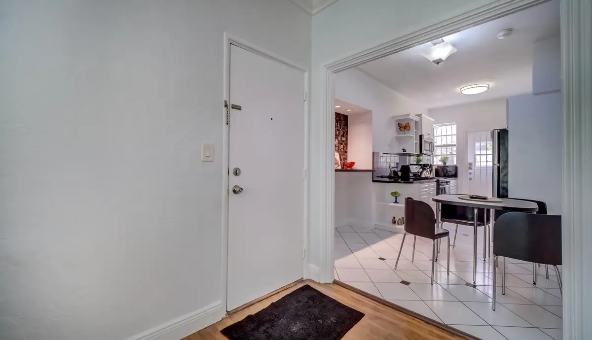 Entry at 825 Jefferson Avenue 2, Miami Beach