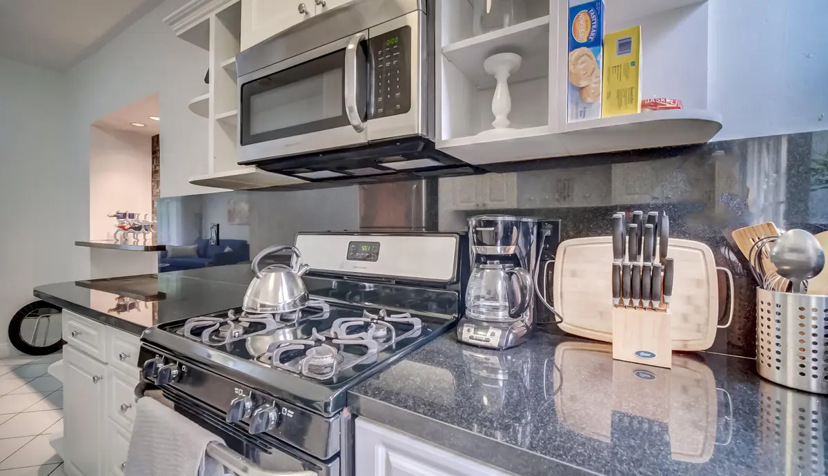 Microwave-Oven-Gas Stove at 825 Jefferson Avenue 2, Miami Beach