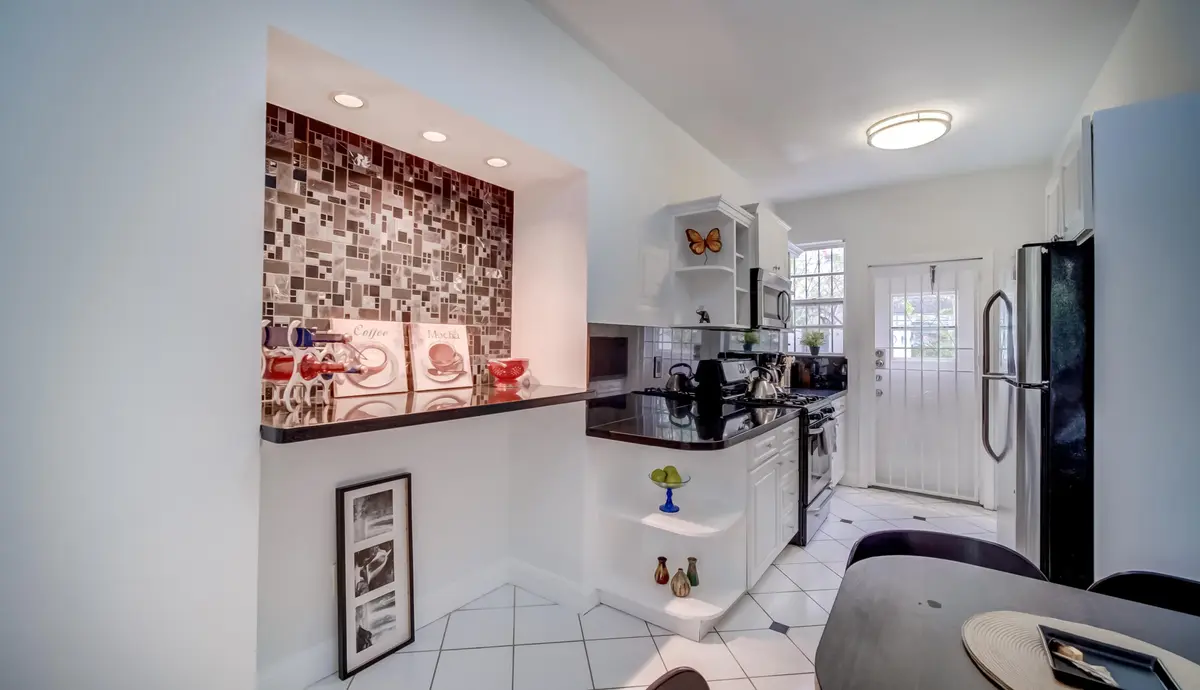 Eat In Kitchen at 825 Jefferson Avenue 2, Miami Beach