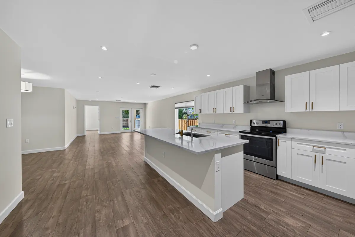 balistreri-16 at 410 NE 34TH Street, Oakland Park