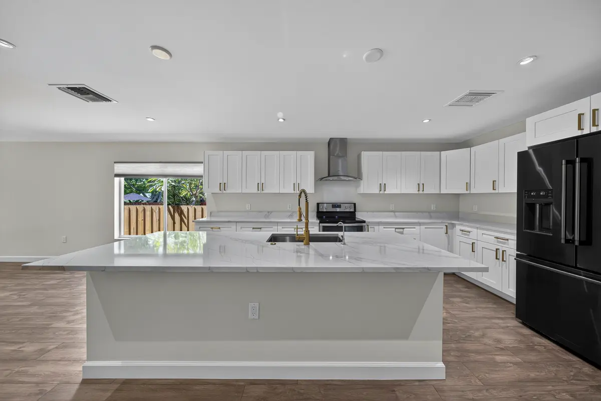 balistreri-17 at 410 NE 34TH Street, Oakland Park