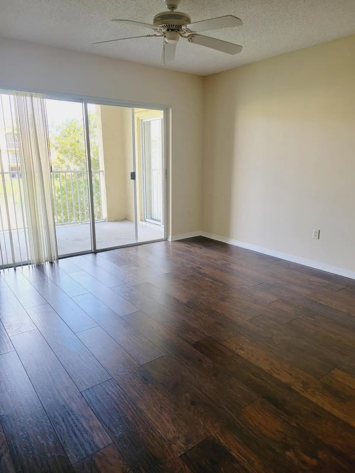 Living Room at 2640 S University Drive 222, Davie