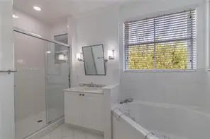 Janani bath 11344 at 11344 NW 46th Lane, Doral