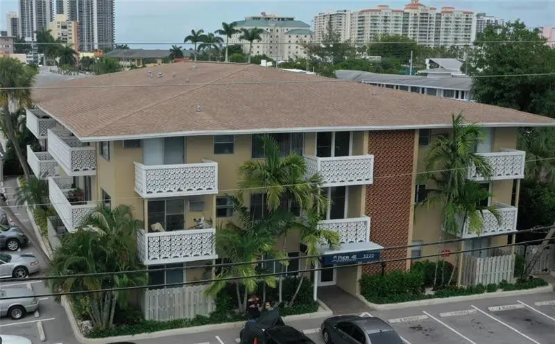 Photo 4 at 3220 Bayview Drive 102, Fort Lauderdale