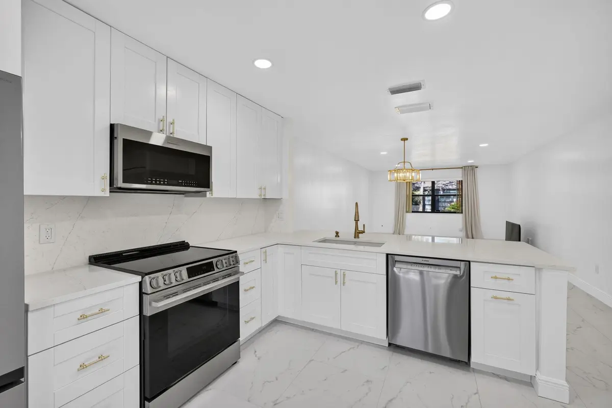 21-web-or-mls-5D1A1082 at 320 Elmira Court, Royal Palm Beach