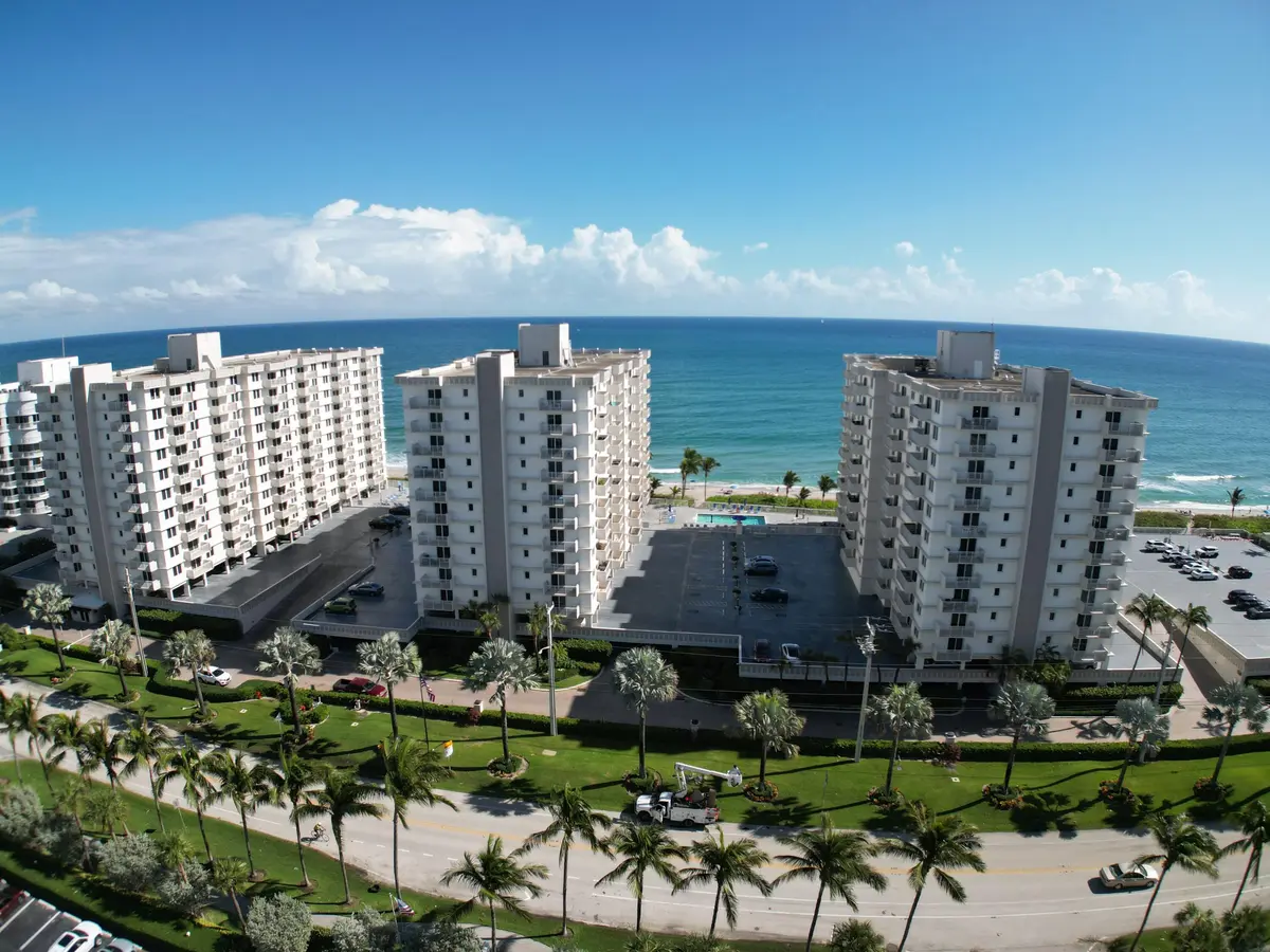 Ambassador's East at 3221 S OCEAN Boulevard 302, Highland Beach