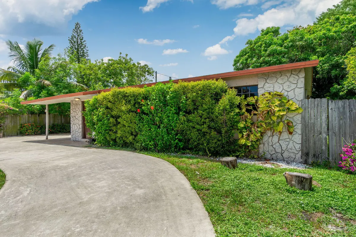Front at 2831 N SEACREST Boulevard, Boynton Beach