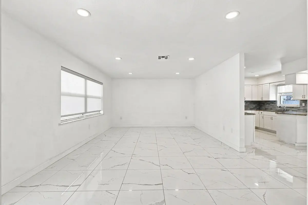 9-web-or-mls-Photo(3)-topaz at 1935 CYPRESS Avenue, Fort Pierce