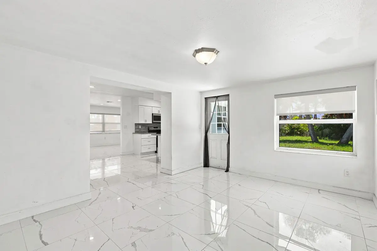 22-web-or-mls-Photo(10)-topaz at 1935 CYPRESS Avenue, Fort Pierce