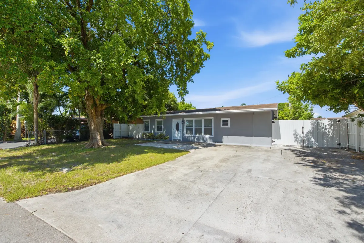 3__dsc8402 at 2801 NE 8TH Terrace, Pompano Beach