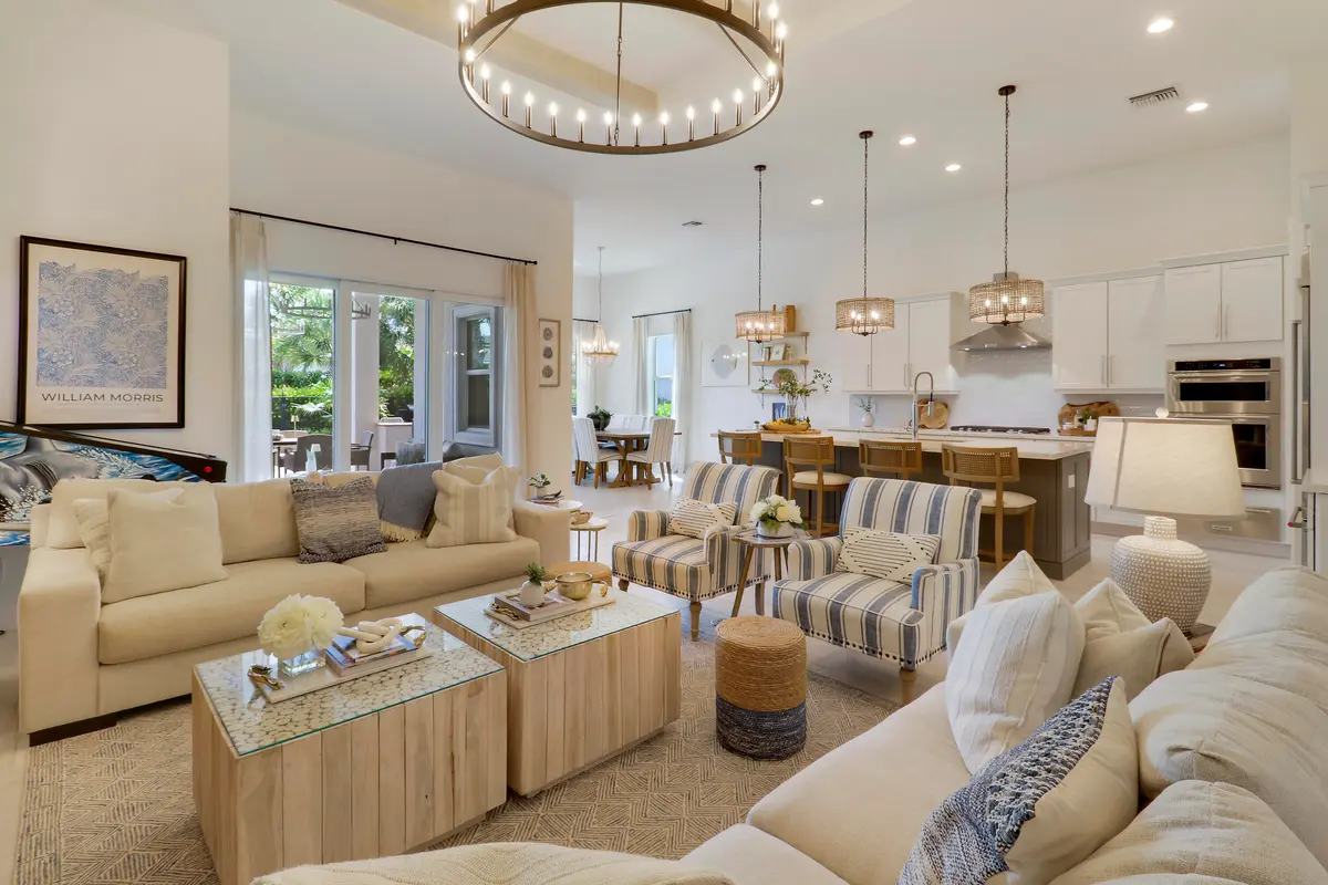 living room/kitchen at 9952 REGENCY Way, Palm Beach Gardens