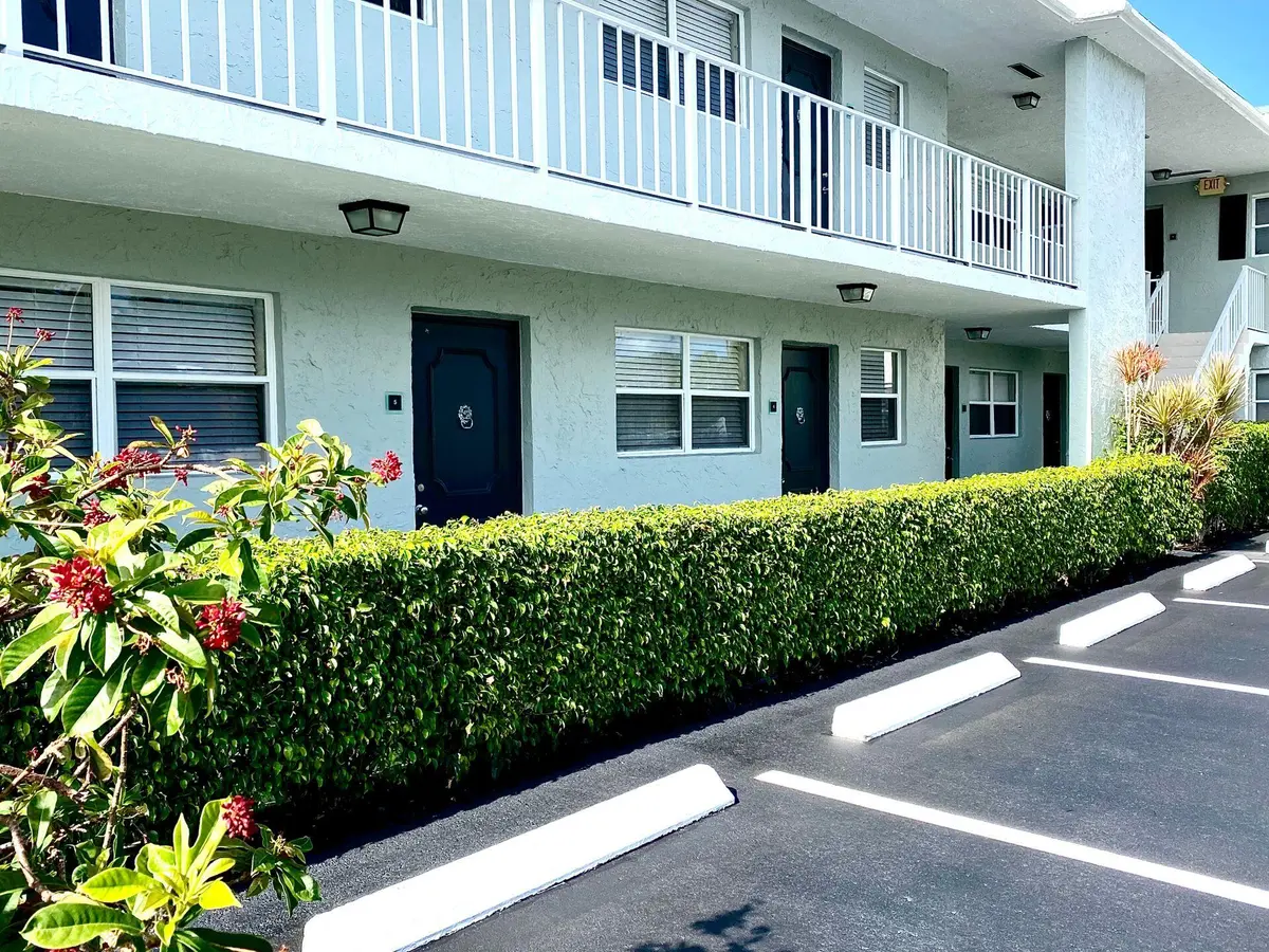 original at 665 Glouchester Street Apt 17, Boca Raton