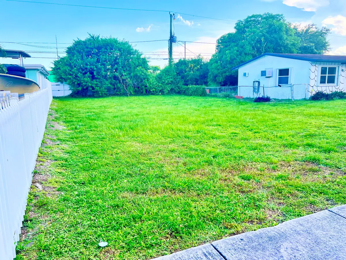 FletcherStVacantLotPhoto at 5226 Fletcher Street, Hollywood