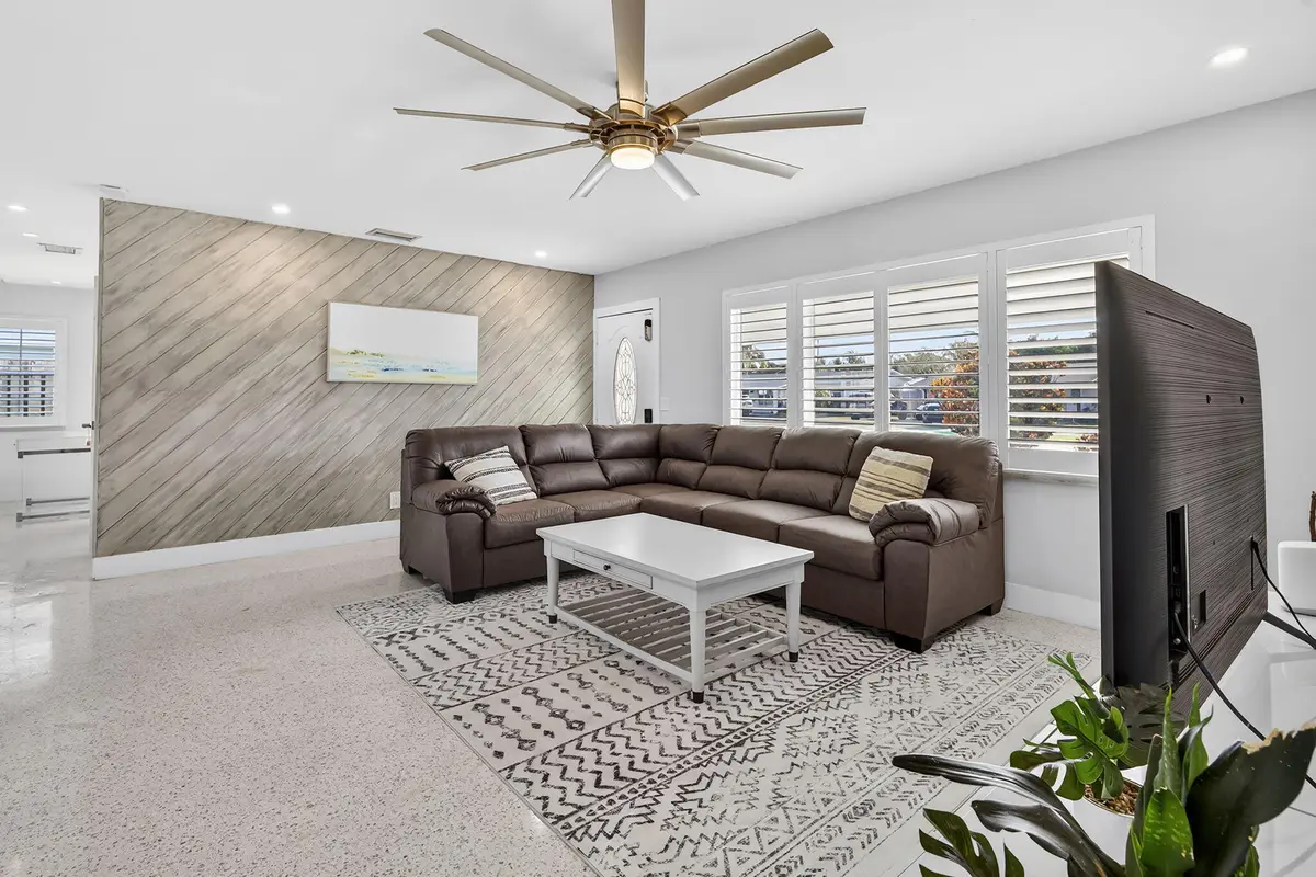 3-web-or-mls-DSC09655 at 1123 SE 2ND Avenue, Deerfield Beach
