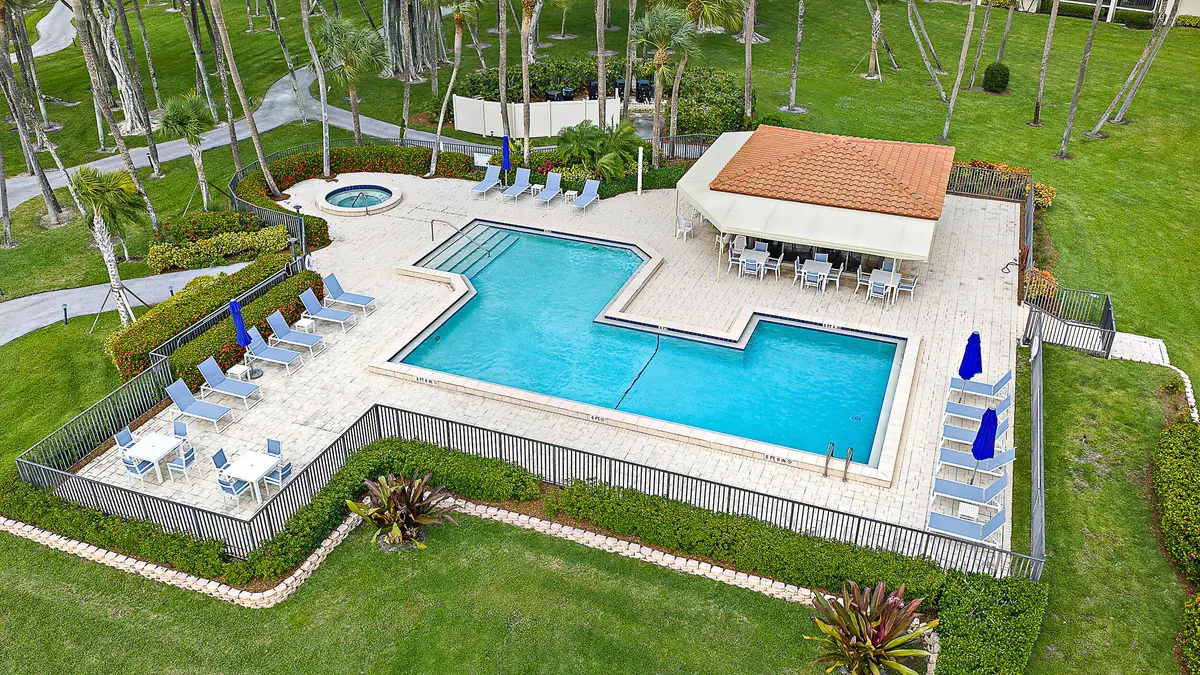 Community Pool at 1000 N US Highway 1 BE-201, Jupiter