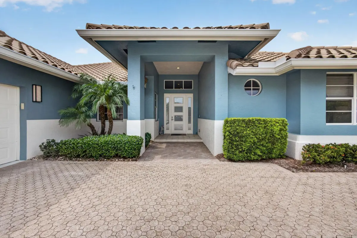 Front Entrance at 1258 SE Brewster Place, Stuart