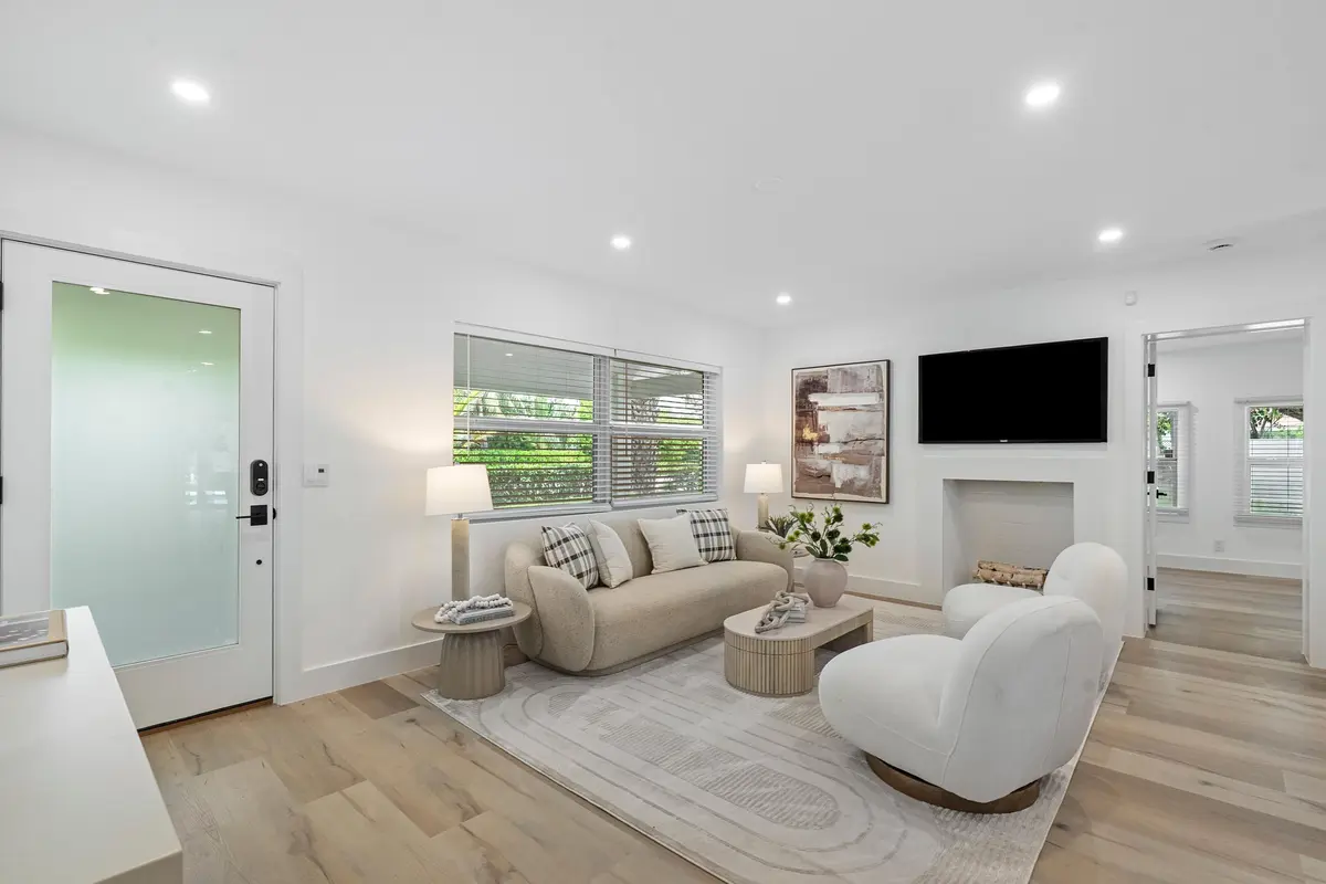 Living 2 at 1619 NE 2ND Avenue, Delray Beach