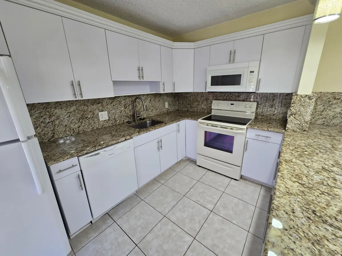 Kitchen at 3232 MERIDIAN Way B, Palm Beach Gardens