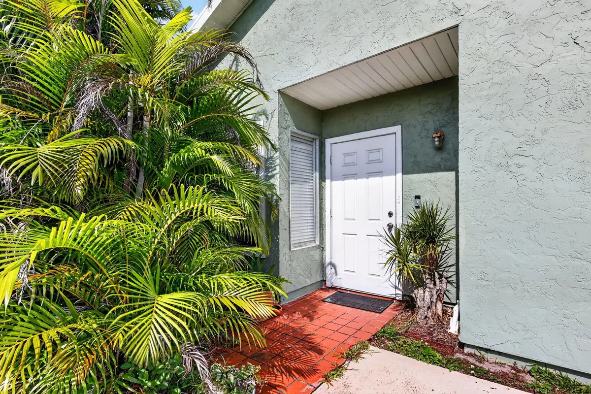 5-web-or-mls-5P1A6449 at 1713 SE Ryecroft Court, Port St. Lucie