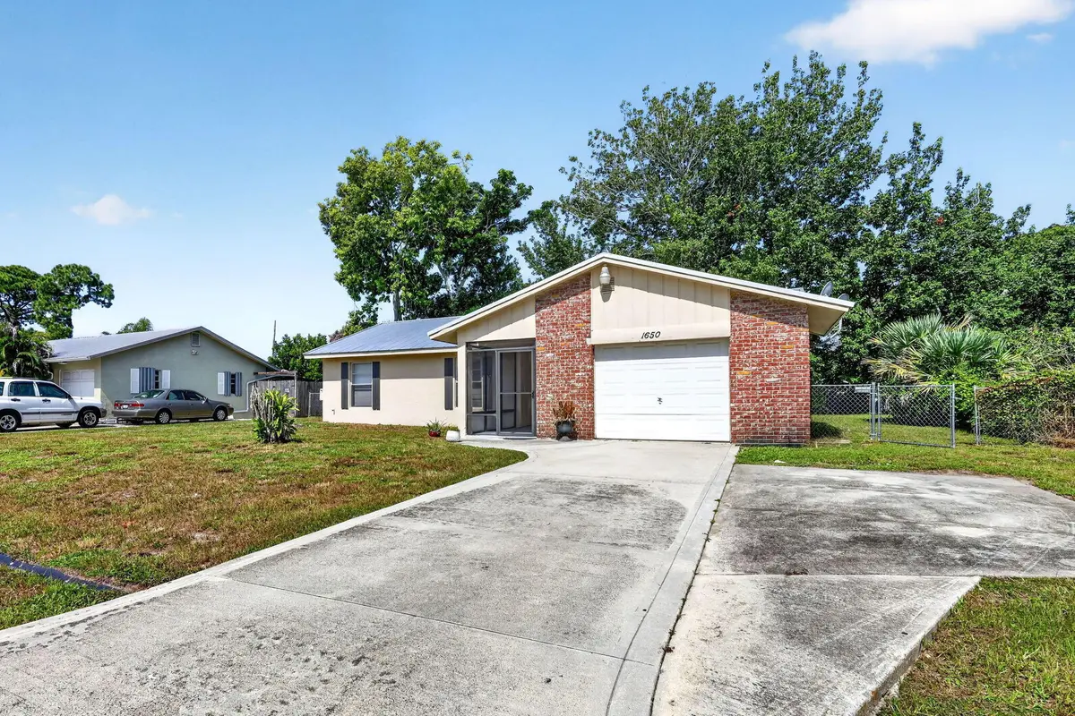 2-web-or-mls-5P1A6595 at 1650 SE Memorial Street, Port St. Lucie