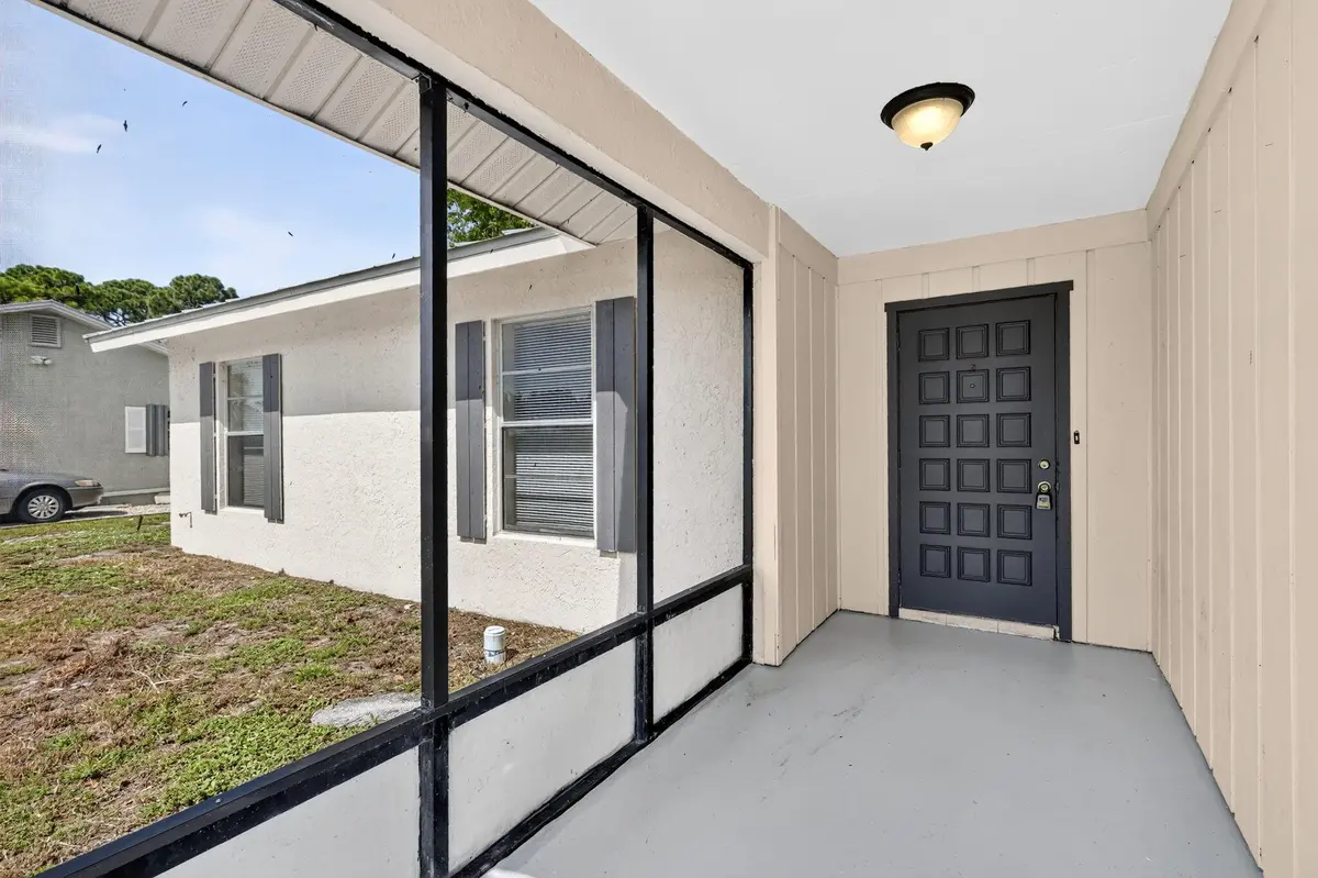 4-web-or-mls-5P1A6609 at 1650 SE Memorial Street, Port St. Lucie