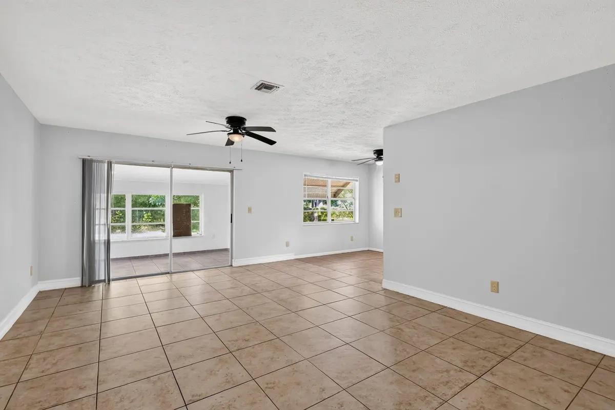 7-web-or-mls-5P1A6634 at 1650 SE Memorial Street, Port St. Lucie