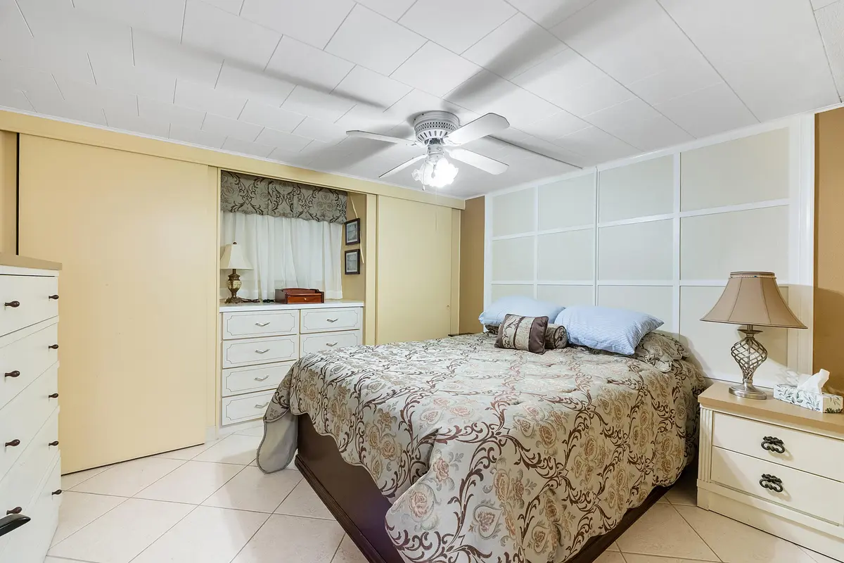 8670 Sw 18th Pl_004 at 8670 SW 18TH Place, Davie