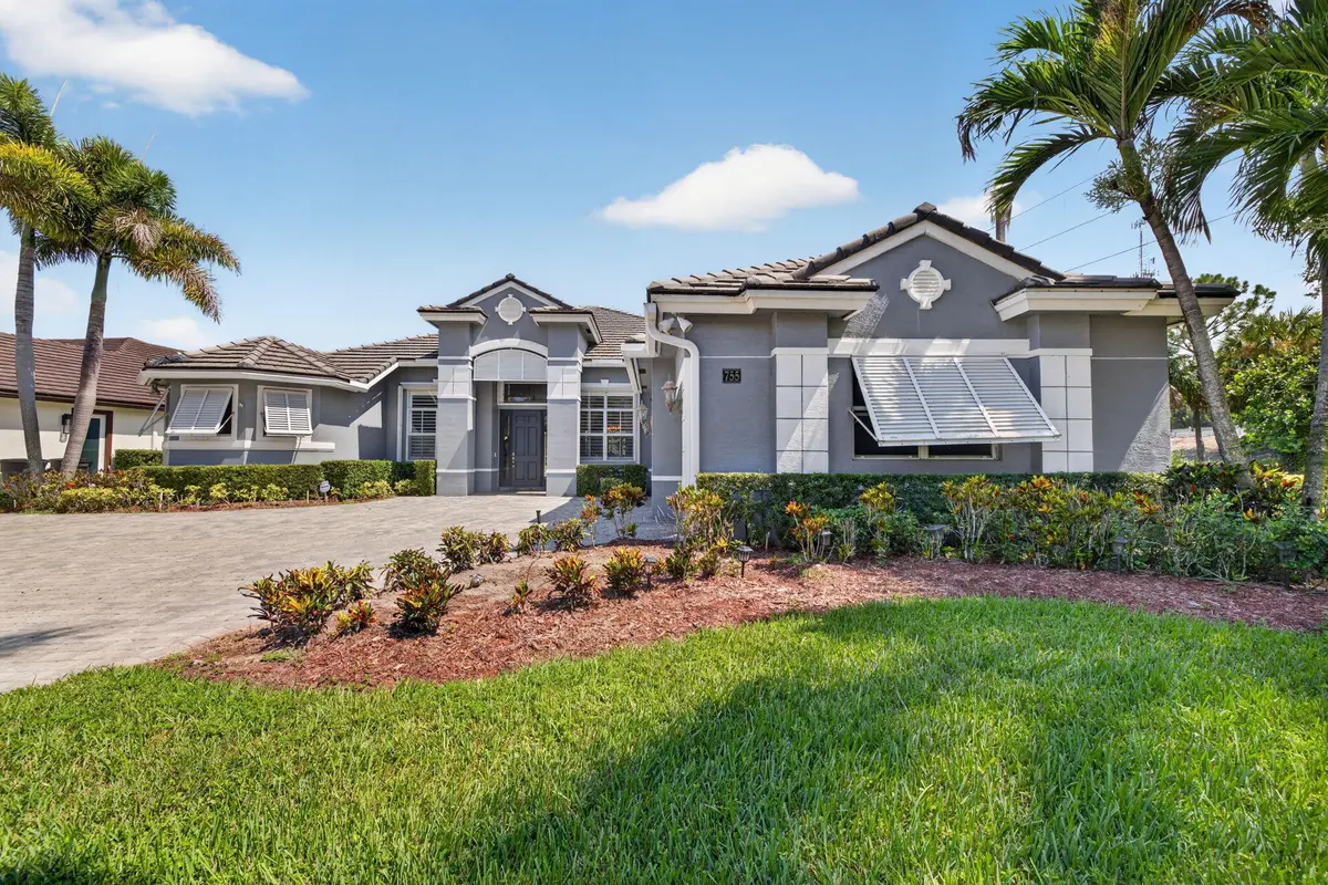 Front of home at 755 SW RIVER BEND Circle, Stuart