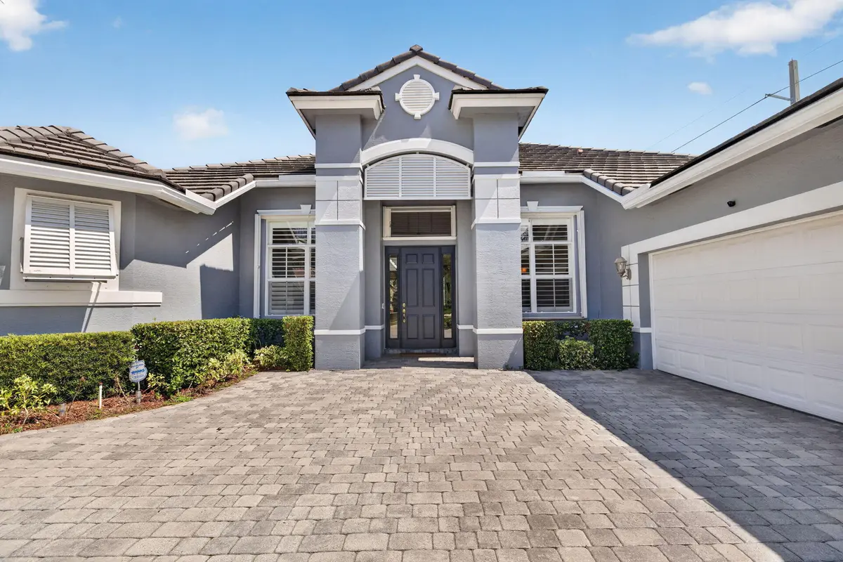Entrance at 755 SW RIVER BEND Circle, Stuart