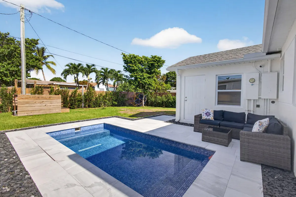 39-web-or-mls-5D1A1872 at 1309 N PALMWAY, Lake Worth Beach