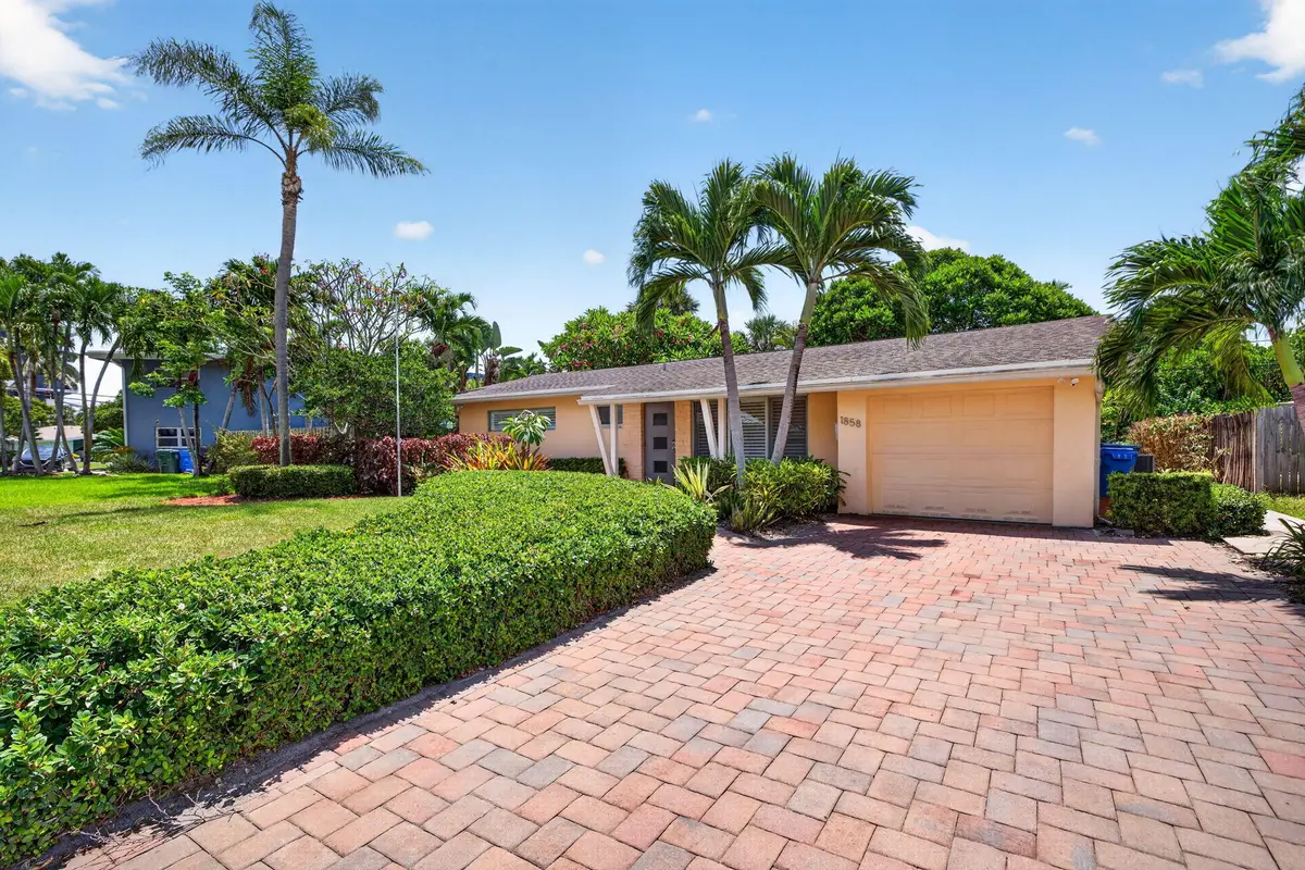 3-web-or-mls-699A8881 at 1858 NE 34TH Street, Oakland Park
