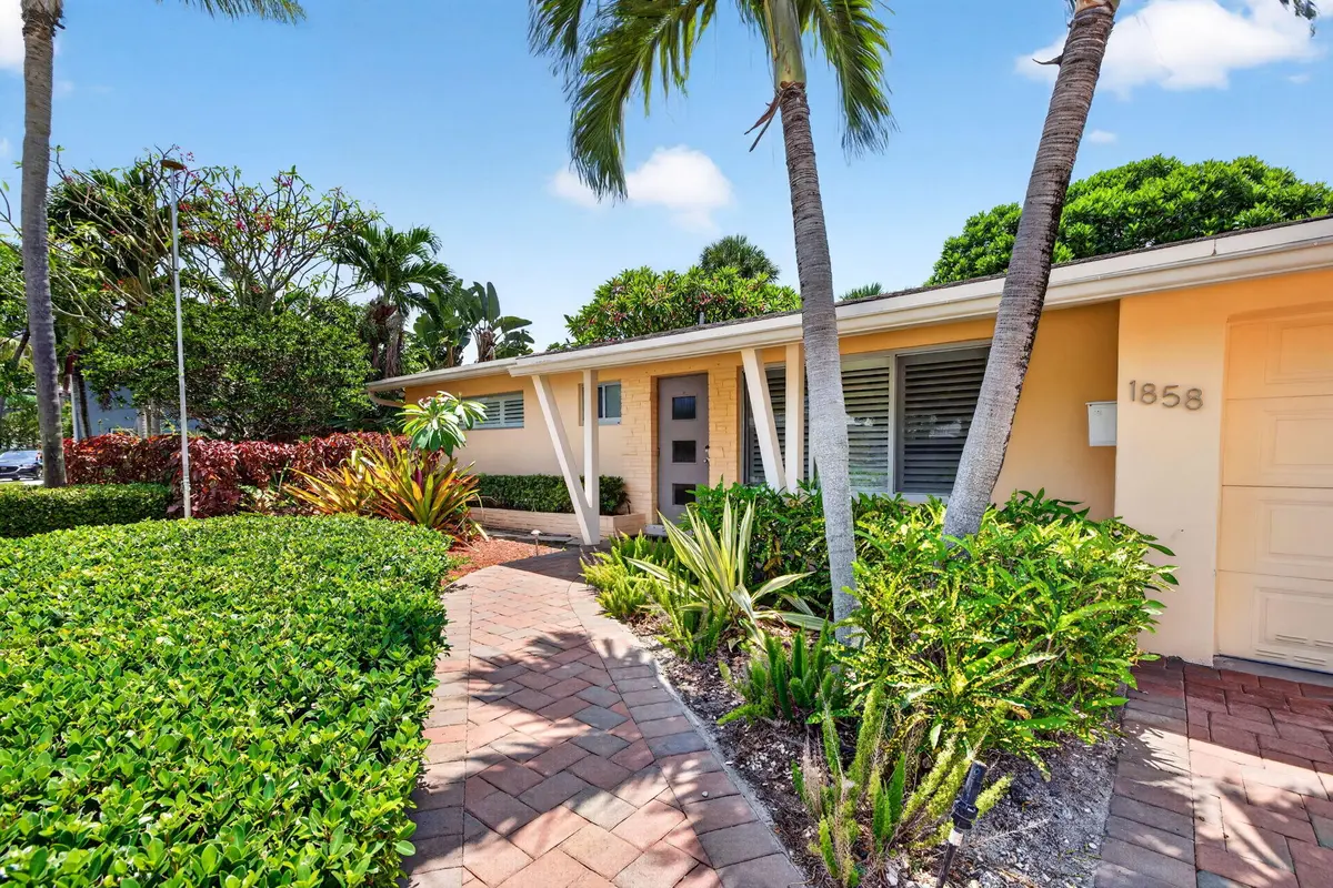 4-web-or-mls-699A8887 at 1858 NE 34TH Street, Oakland Park