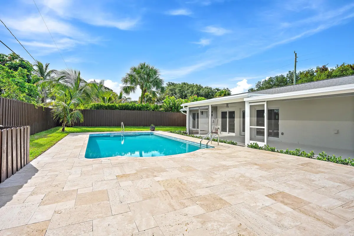 109 E Riverside Dr-18 at 109 E RIVERSIDE Drive, Jupiter