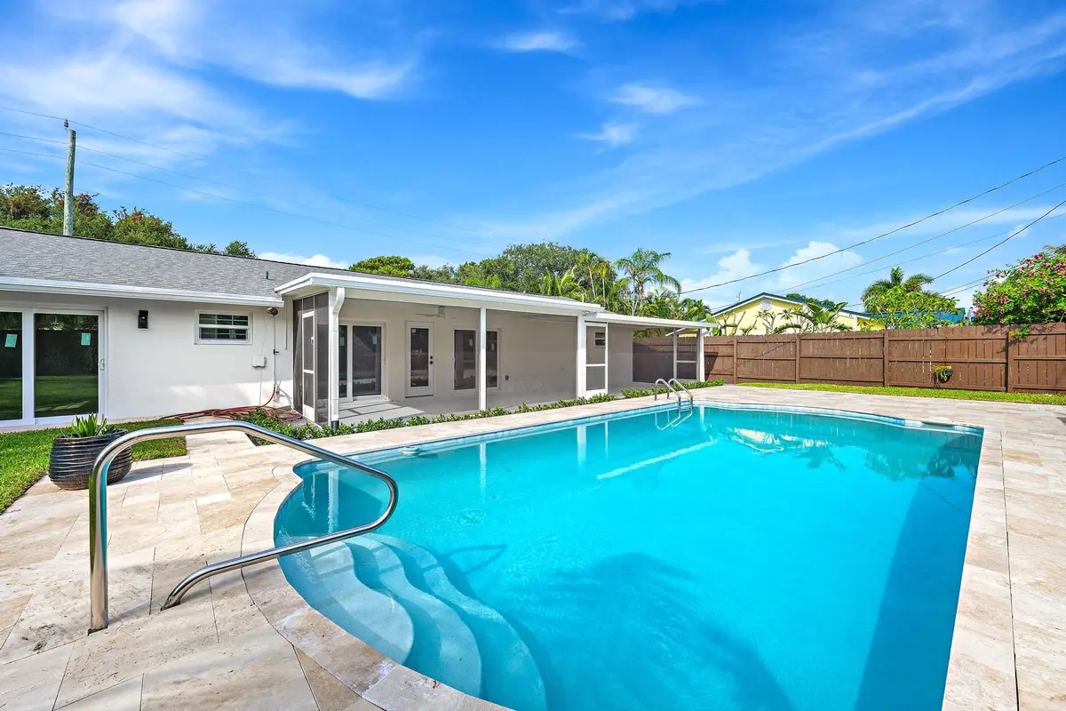 109 E Riverside Dr-20 at 109 E RIVERSIDE Drive, Jupiter
