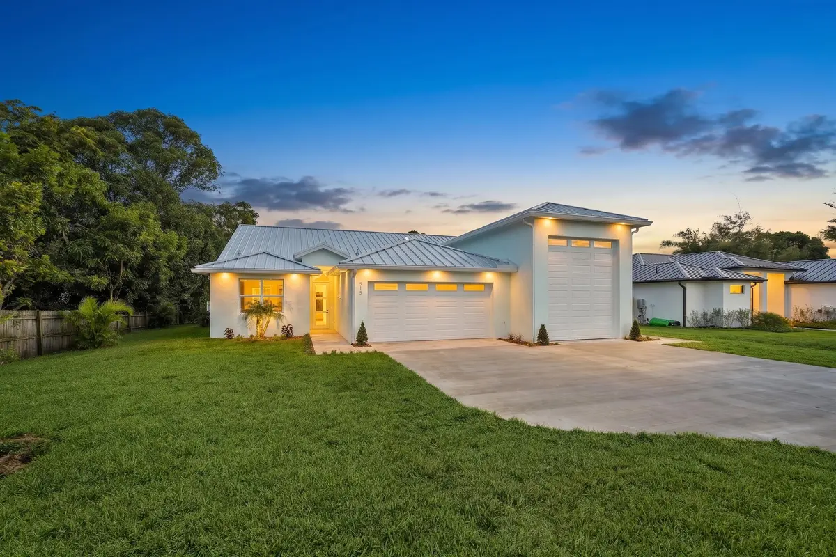 Front Elevation at 516 SE Alamanda Way, Stuart