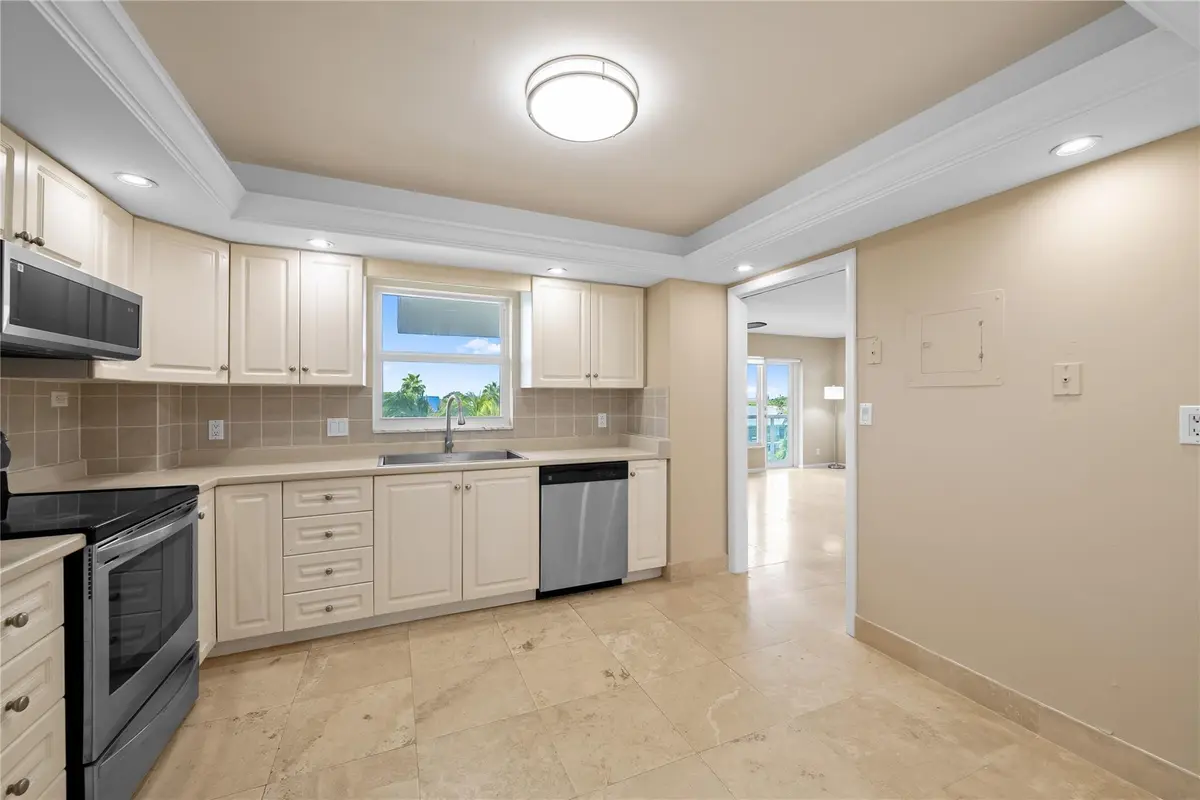 Photo 8 at 3900 GALT OCEAN Drive 309, Fort Lauderdale