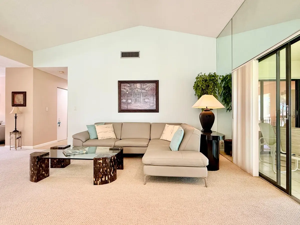 B4 at 10678 OCEAN PALM Way 202, Boynton Beach
