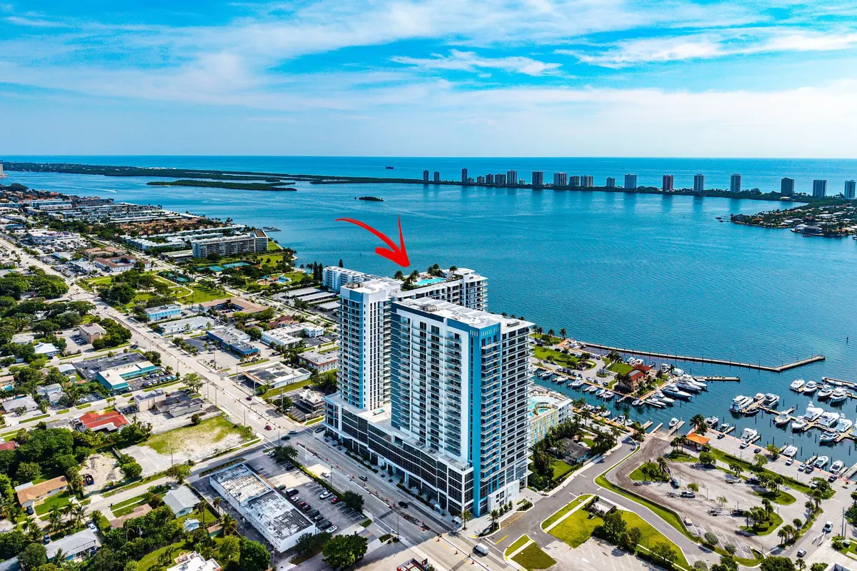 049-220LakeShoreDrive-1107-LakePark-FL-3 at 220 LAKE SHORE DR Drive 1107, Lake Park