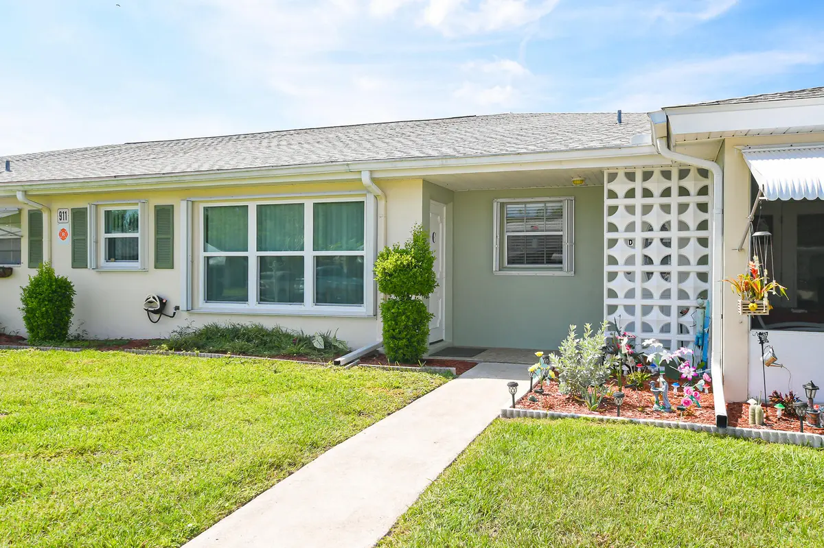 Welcome Home! at 911 SAVANNAS POINT Drive C, Fort Pierce