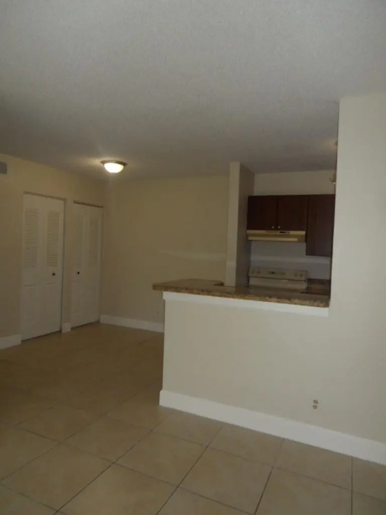 Photo 4 at 10773 CLEARY Boulevard 110, Plantation