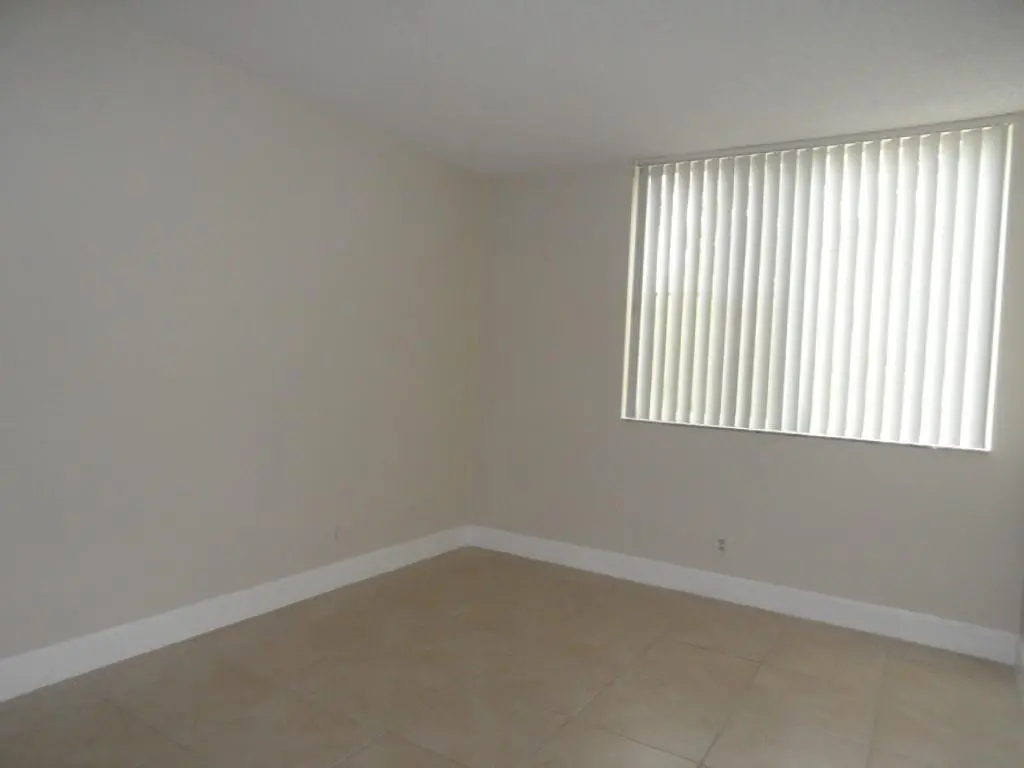 Photo 7 at 10773 CLEARY Boulevard 110, Plantation