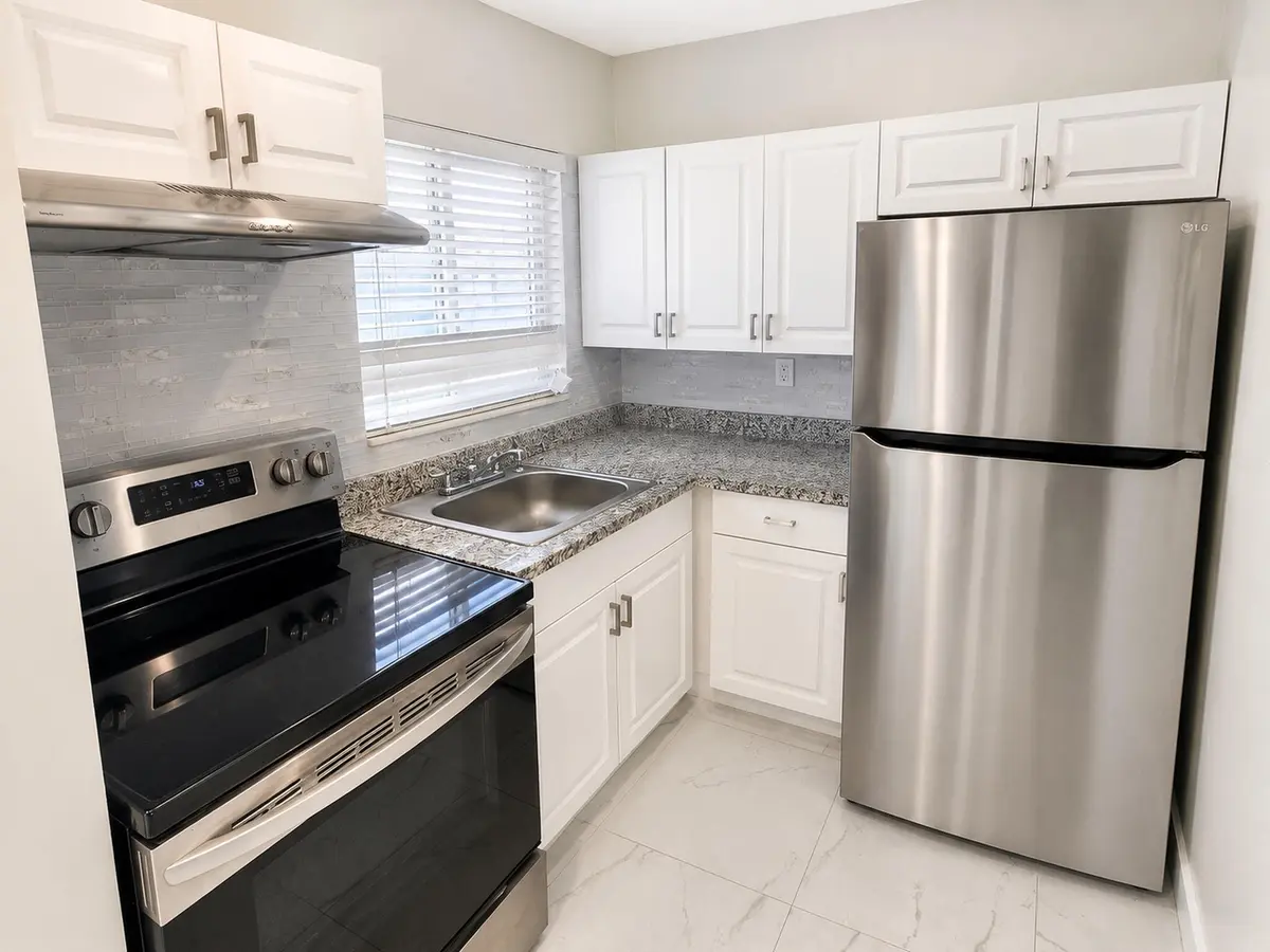 08_kitchen_angle_3 at 1115 Lake Terrace 208, Boynton Beach