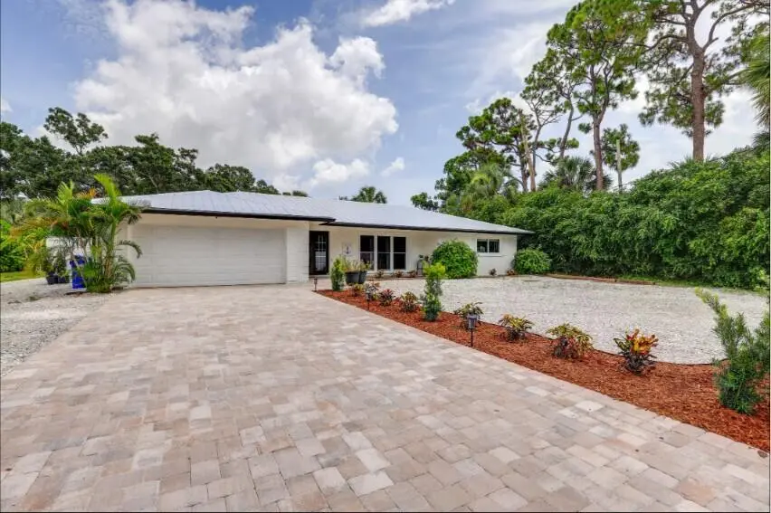 Driveway at 2806 8th Street, Vero Beach