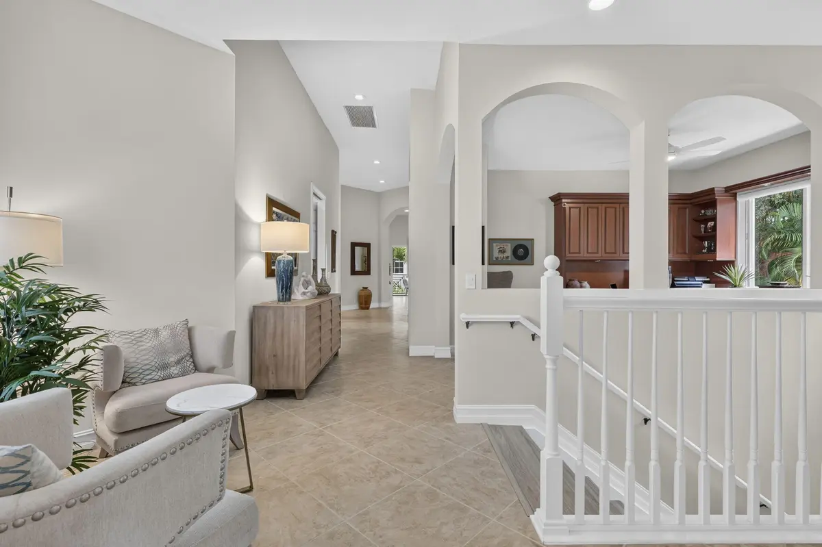 sitting area at 7502 ORCHID HAMMOCK Drive, West Palm Beach