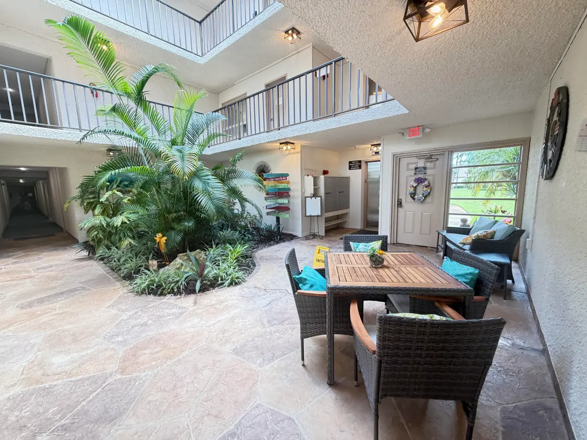 ENTRY COURTYARD at 1800 SE Saint Lucie Boulevard 9-305, Stuart