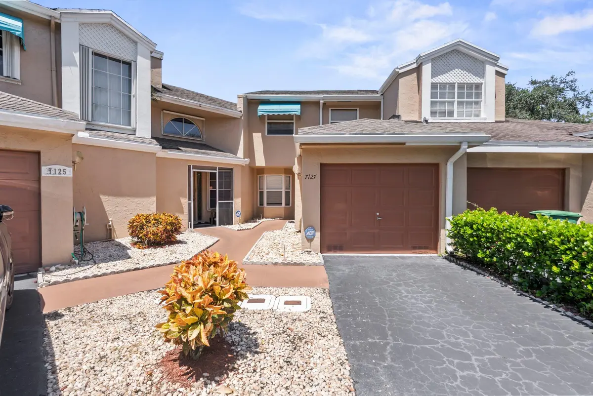 Front Exterior at 7127 WOODMONT Way 7127, Tamarac