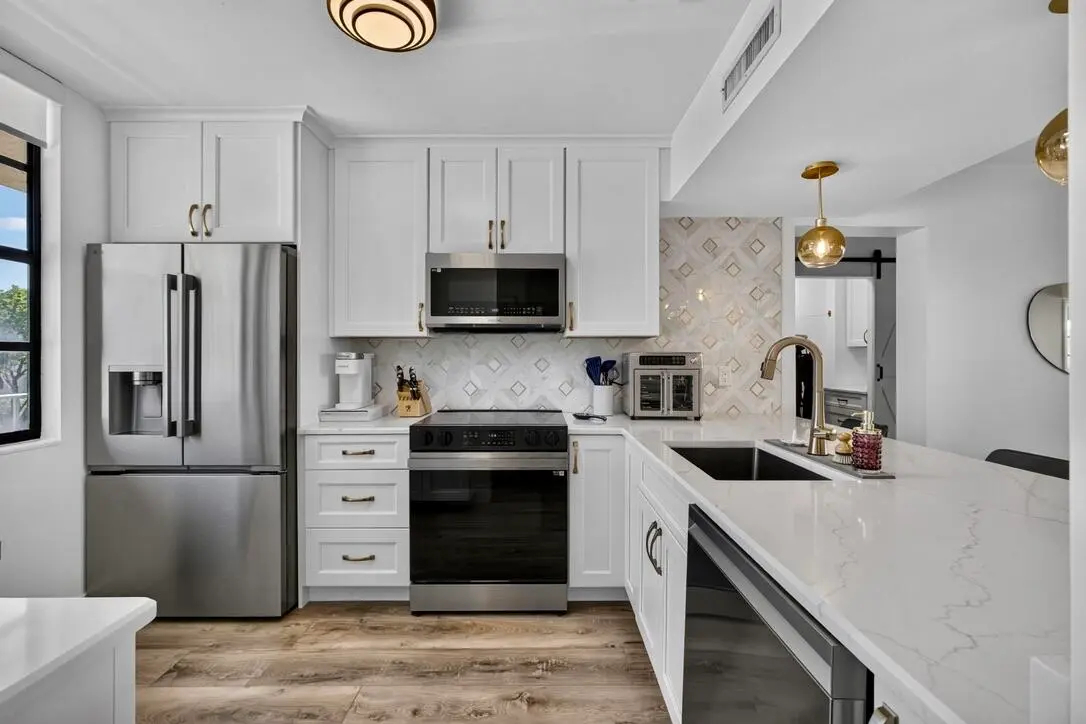 Completely Renovated Kitchen at 3635 Whitehall Drive 302, West Palm Beach