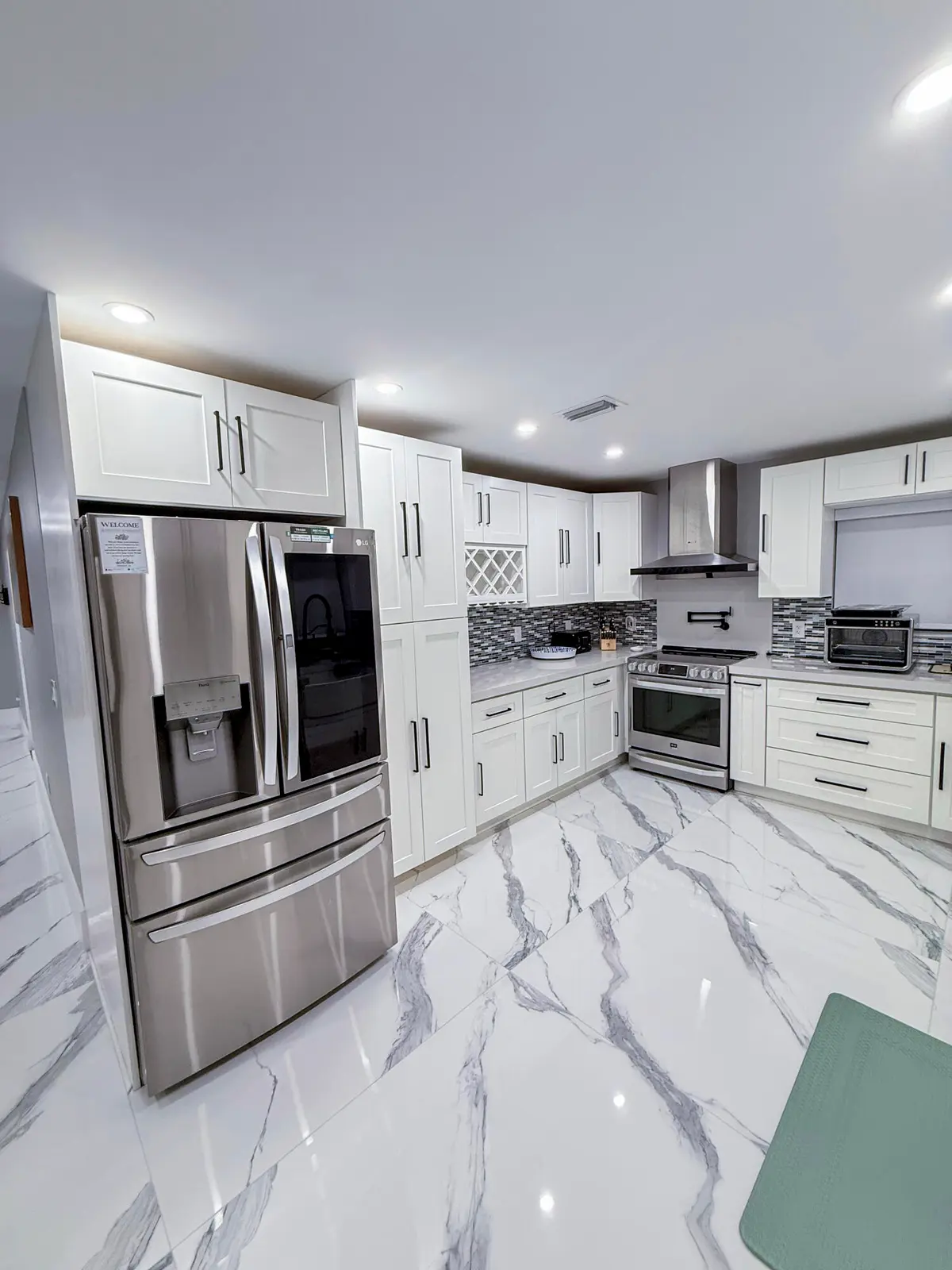 Kitchen 2 at 631 NW 39th Street, Oakland Park